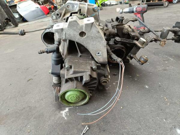 BOITE DE VITESSE VW SEAT 1.4 ESSENCE - Vue 4